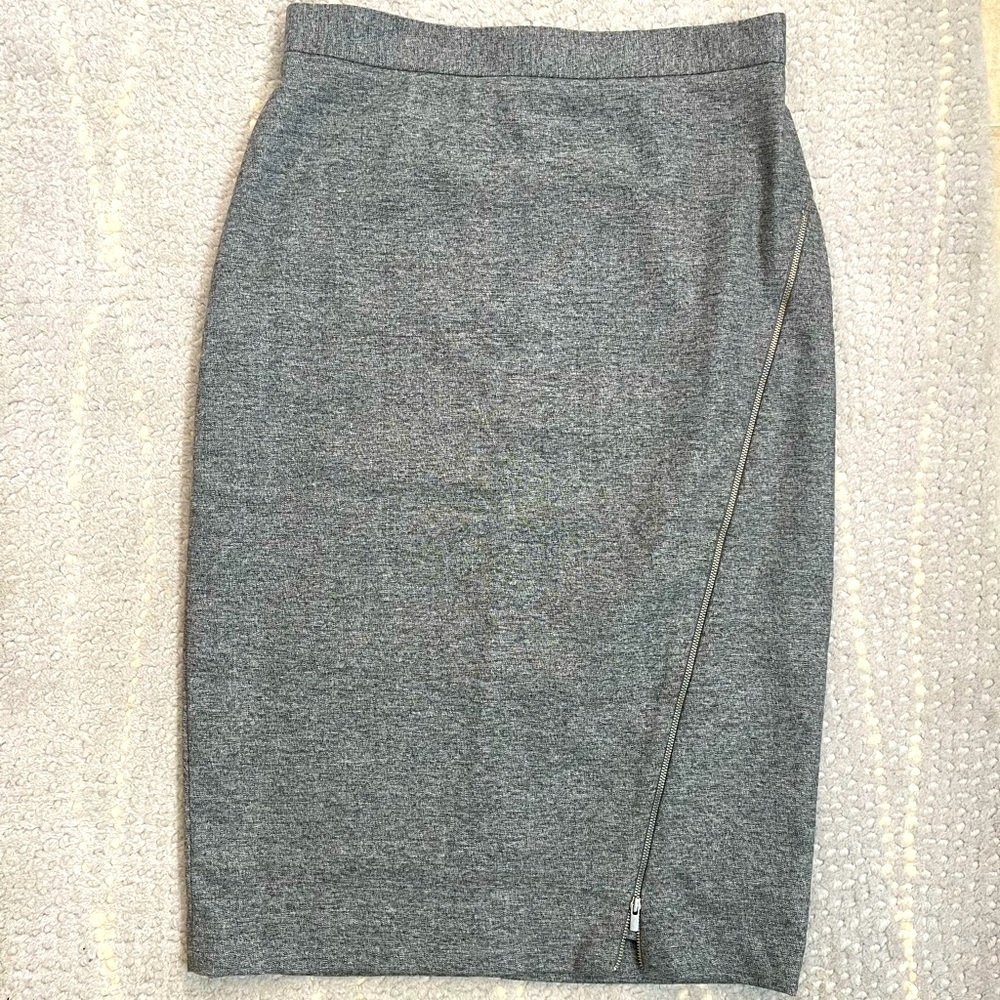 Elegant and Classic Banana Republic Pencil Skirt with Side Slit Zipper